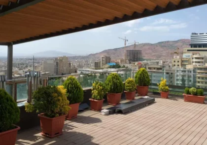 ۱۰ ایده‌ بازسازی باغ و ویلا با چوب پلاستیک